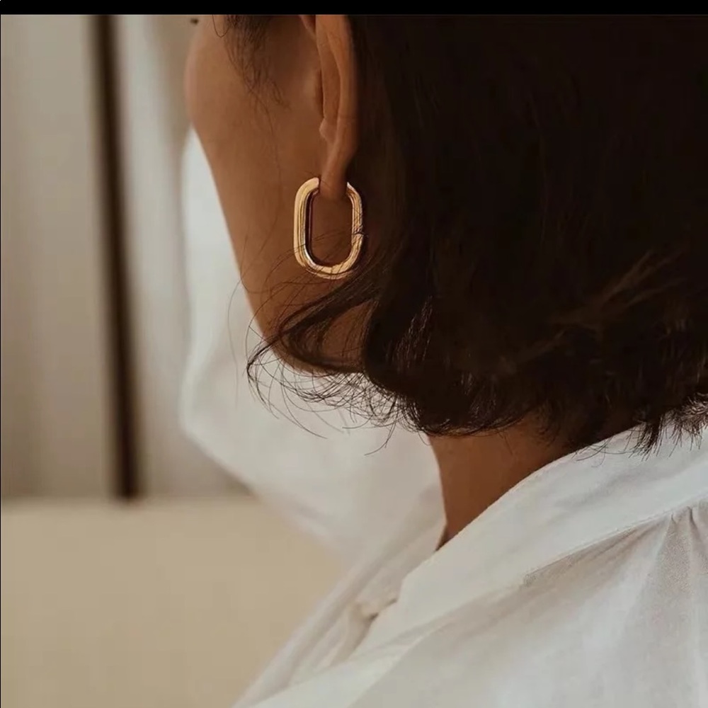 2/$30 Gold minimalist hoop earrings
